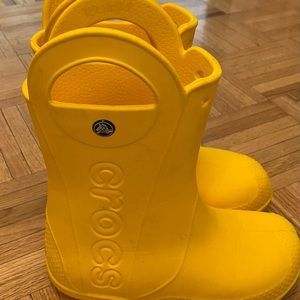 Kids Size 2 Rainboots